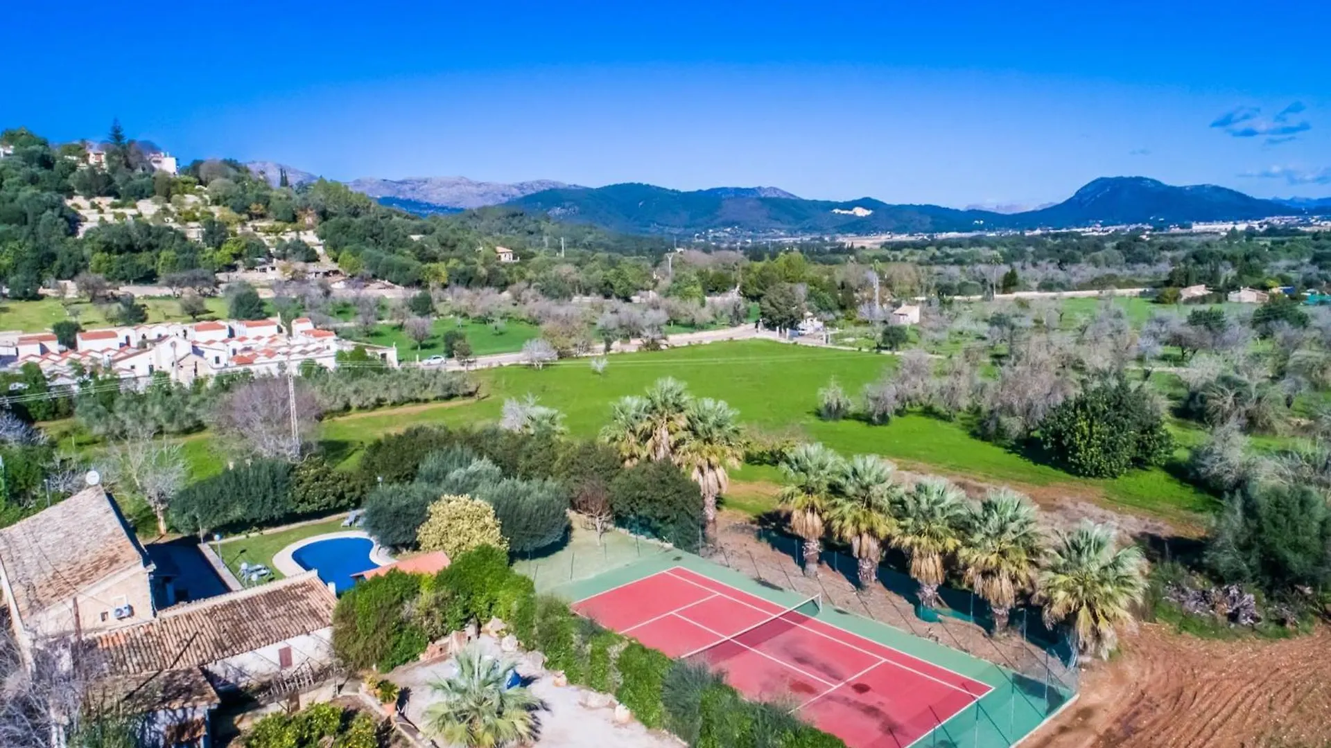 Holiday home Rural Finca For 8 Guests Buger