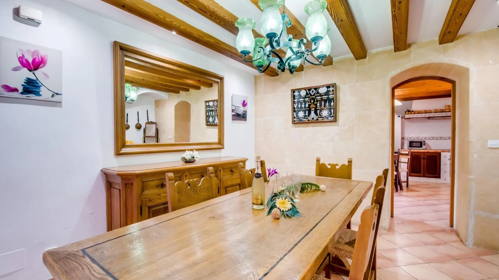 Rural Finca For 8 Guests Buger